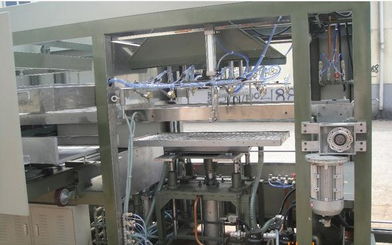 山東香廣電氣公司 專業(yè)制造吸塑包裝設(shè)備，提供整廠配套解決方案